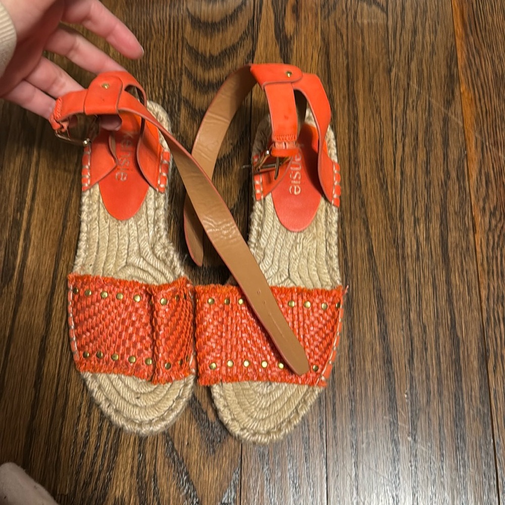Size 7 woven kensie sandals